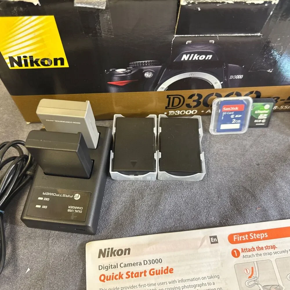 Nikon D3000 Digital SLR Camera w/ 18-55mm VR Lens , w/ 4 Batteries Box KIT ✅